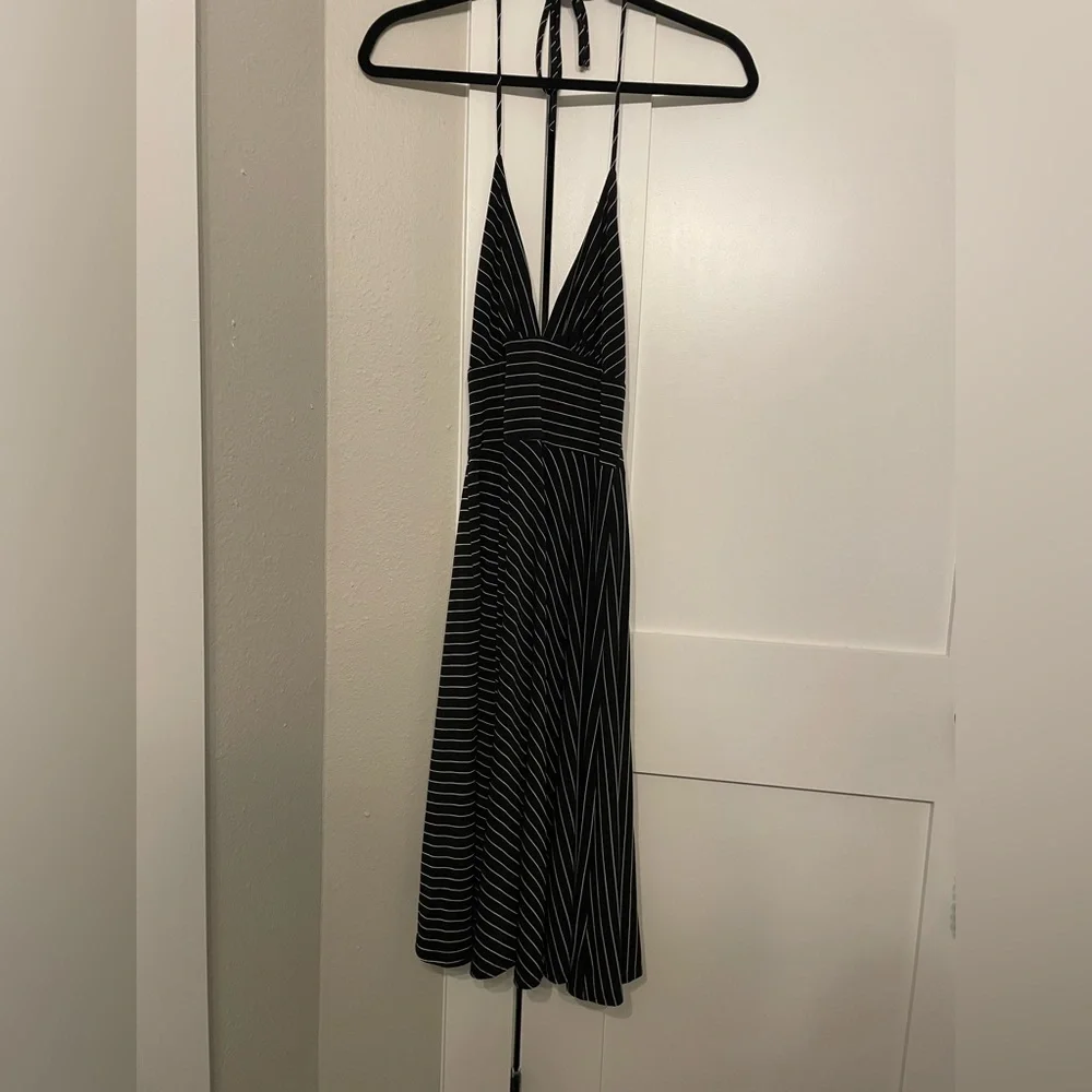 Alyn Paige Black and White Asymmetrical Halter Dress - S - Picture 6 of 6